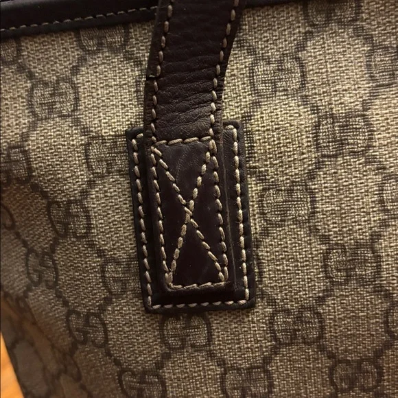 Gucci GG Supreme Monogram Medium Joy Tote - Brown Leather - Picture 5 of 15
